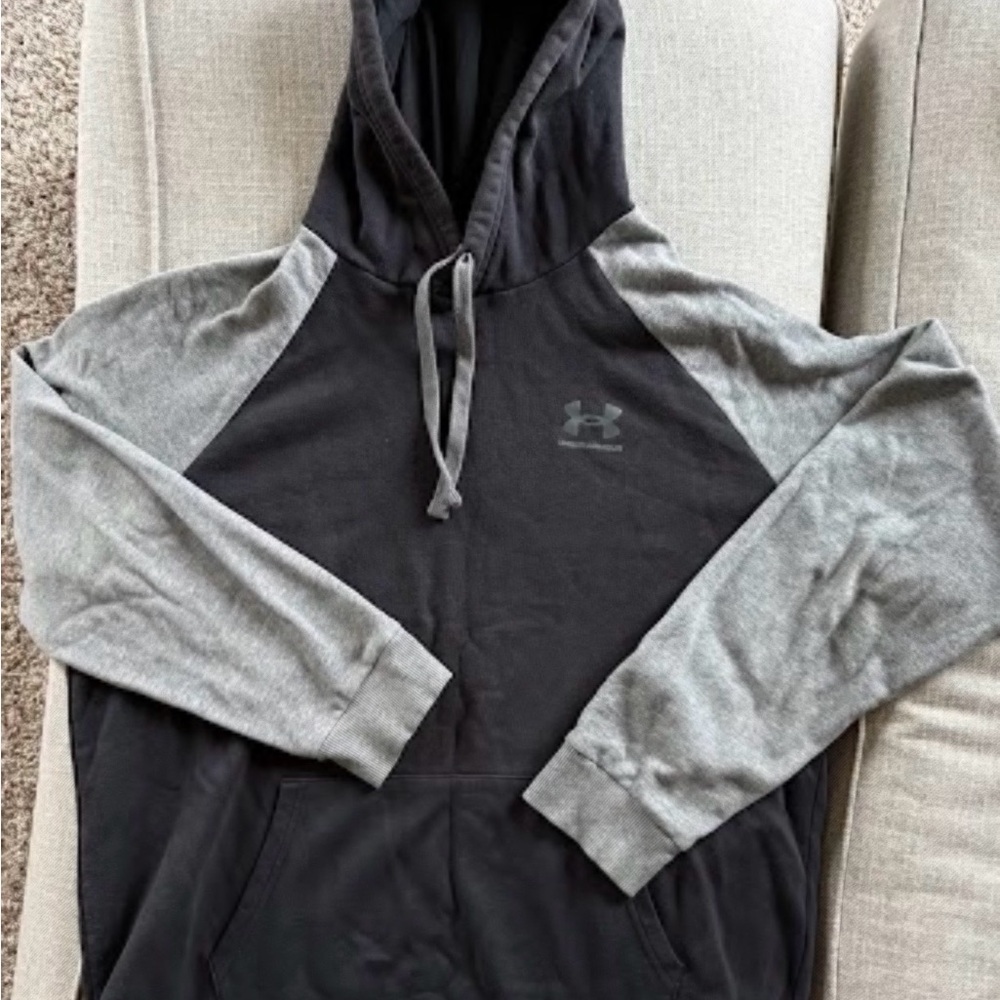 Under Armour Men's Two-Tone Black and Gray Sweater